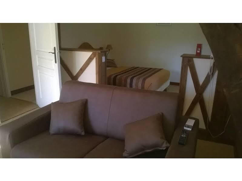 ホテル オーベルジュ ドゥ カルタサック Cressensac-Sarrazac エクステリア 写真